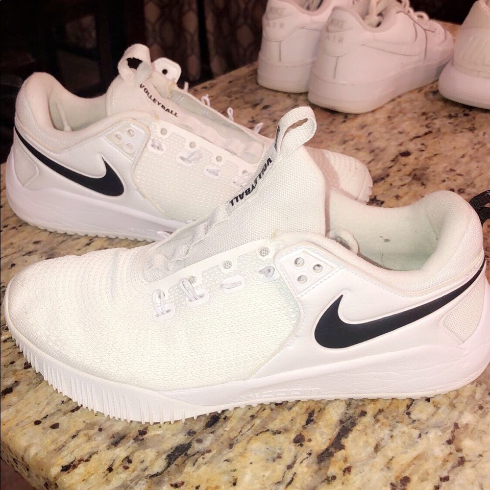 nike volleyball shoes